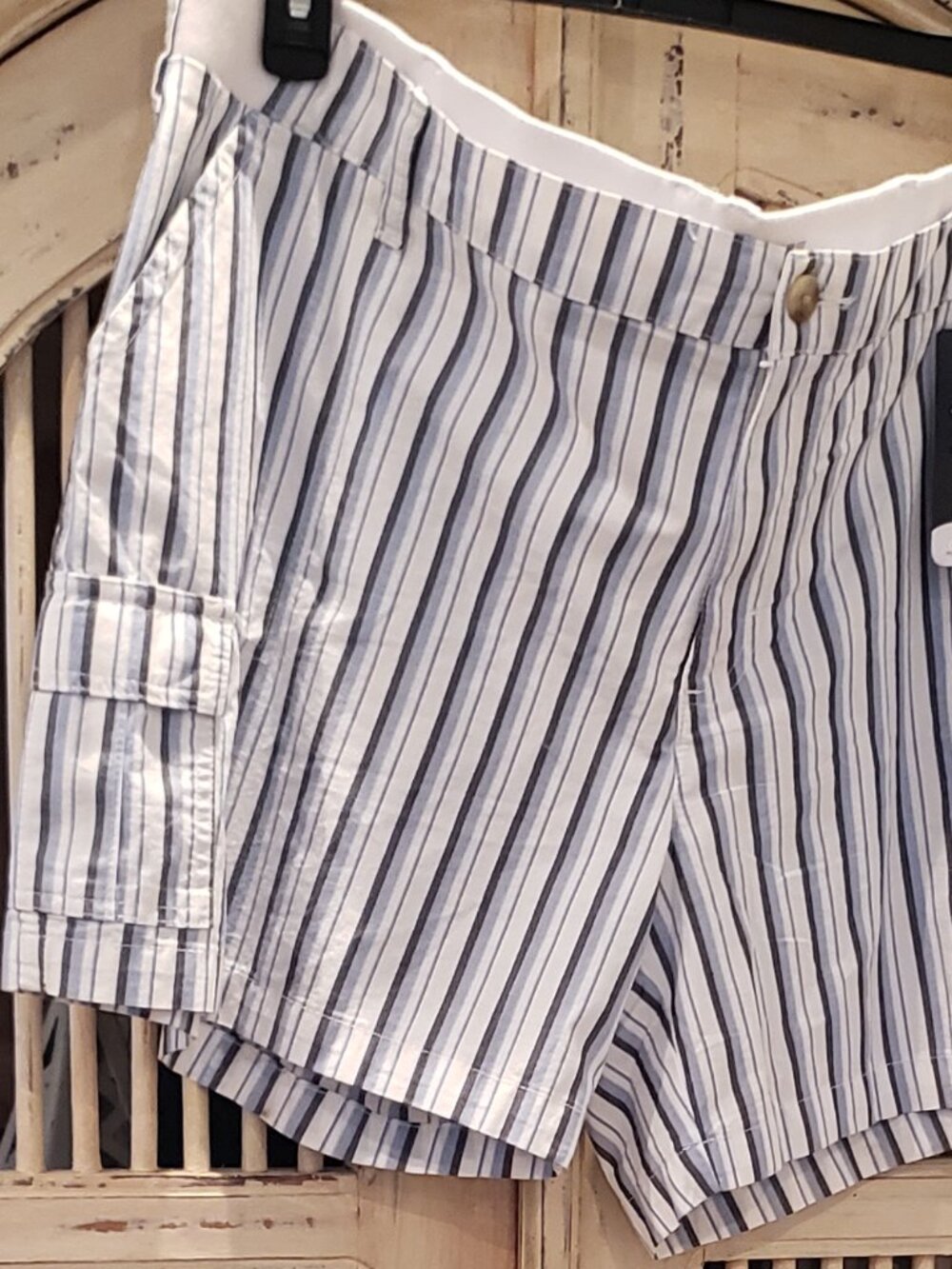Lee Soft Comfort Waistband Blue and White Stripe Cargo Short Size 22